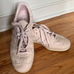 Adidas Samba Sneakers in Light Pink